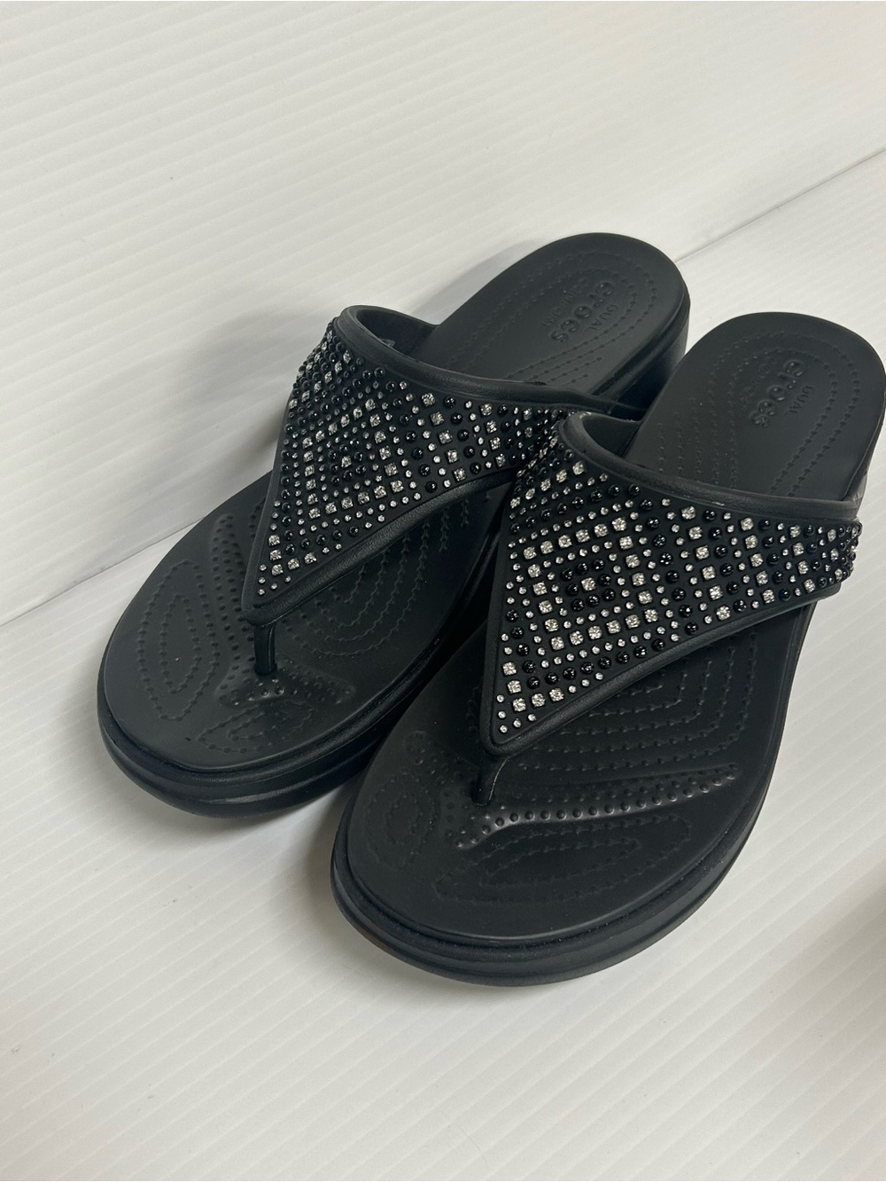 Crocs Monterey Shimmer Wedge Flip Flops Womens 10 Black Rhinestone Sandals
